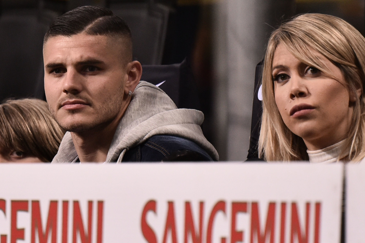 Spalletti: Wanda Nara was Icardi’s ‘weakness’, stripped him of armband ‘to keep team together’ 7 Inter Milan's Argentine forward Mauro Icardi (L) and his wife Argentine television personality, and football agent, Wanda Nara attend the Italian Serie A football match Inter Milan vs Lazio Rome on March 31, 2019 at the San Siro stadium in Milan. (Photo by Marco BERTORELLO / AFP) (Photo credit should read MARCO BERTORELLO/AFP via Getty Images)