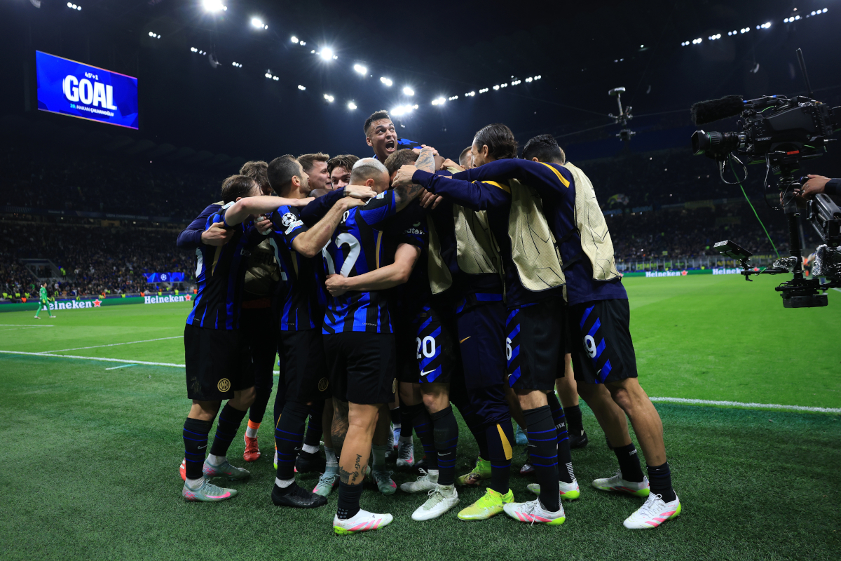 Player ratings: Inter 4-3 Barcelona (aet) – Lautaro’s sacrifice, Acerbi and Sommer’s heroics 6 MILAN, ITALY - MAY 06: Hakan Calhanoglu of FC Internazionale celebrates scoring his team's second goal with teammates during the UEFA Champions League 2024/25 Semi Final Second Leg match between FC Internazionale Milano and FC Barcelona at Giuseppe Meazza Stadium on May 06, 2025 in Milan, Italy. (Photo by Carl Recine/Getty Images)