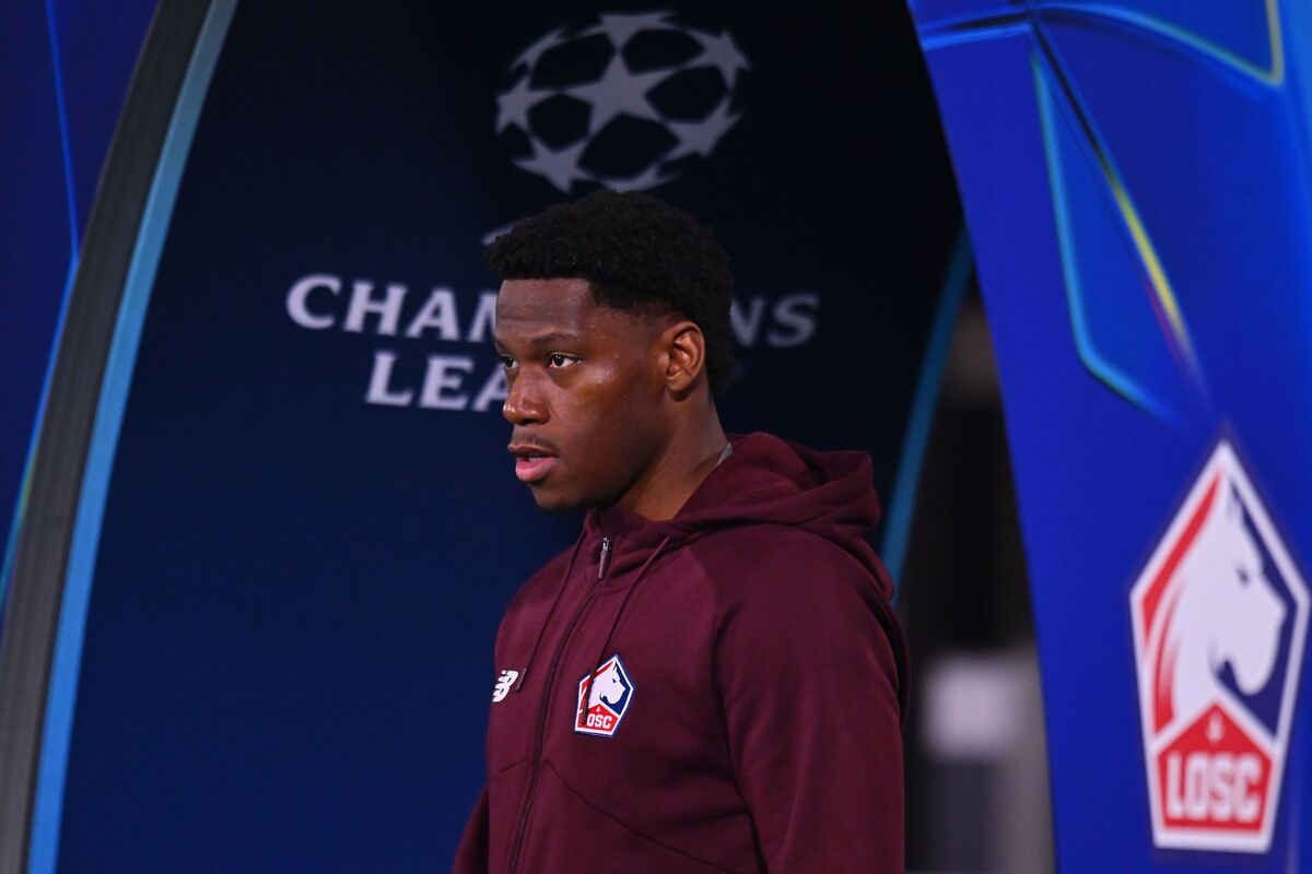 Serie A giants on alert as David transfer deadline announced 4 BOLOGNA, ITALY - NOVEMBER 27: Jonathan David of LOSC Lille during the UEFA Champions League 2024/25 League Phase MD5 match between Bologna FC 1909 and LOSC Lille at Stadio Renato Dall'Ara on November 27, 2024 in Bologna, Italy. (Photo by Alessandro Sabattini/Getty Images)
