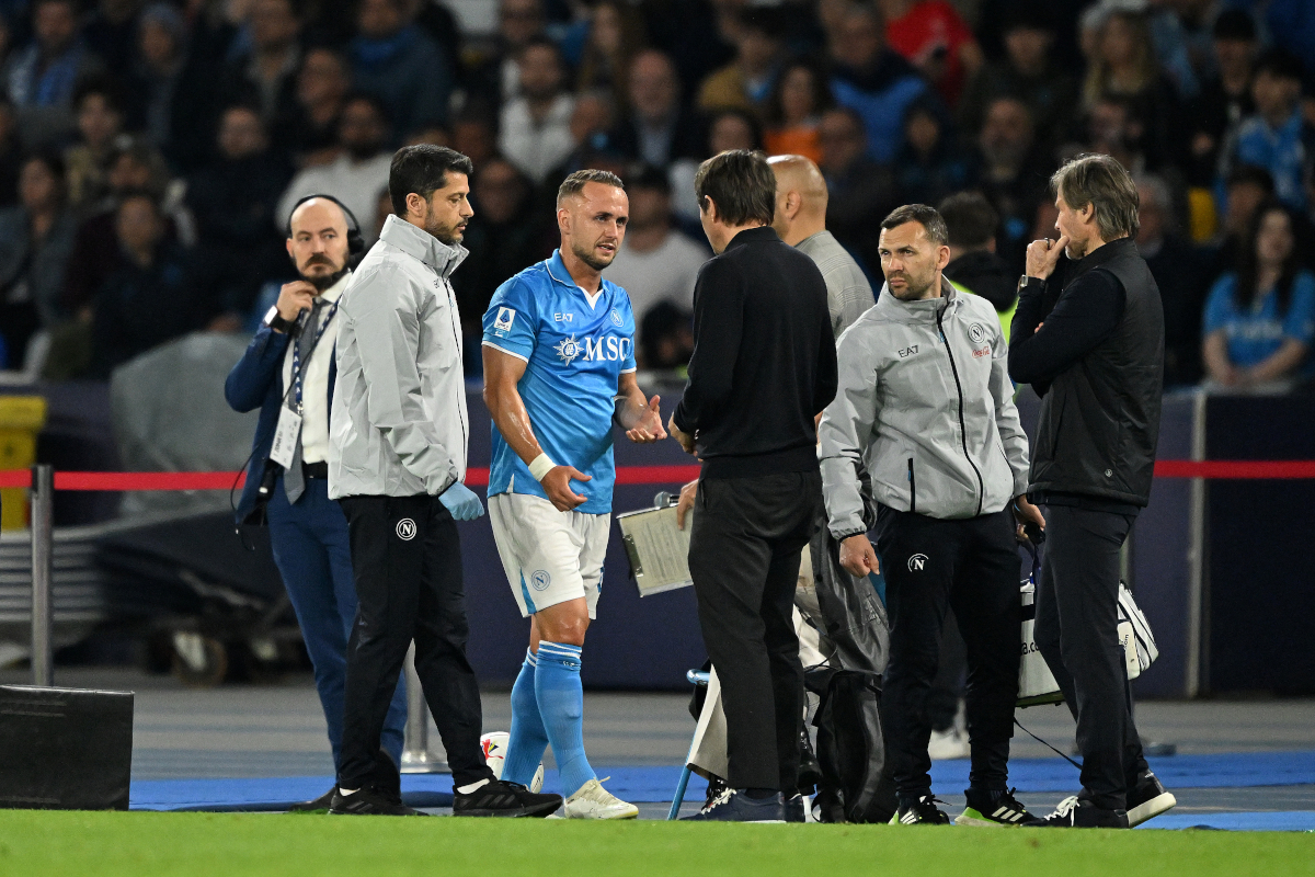 Serie A: Parma vs. Napoli – Probable line-ups and where to watch on TV 4 NAPLES, ITALY - MAY 11: Stanislav Lobotka of Napoli is injured during the Serie A match between Napoli and Genoa at Stadio Diego Armando Maradona on May 11, 2025 in Naples, Italy. (Photo by Francesco Pecoraro/Getty Images)