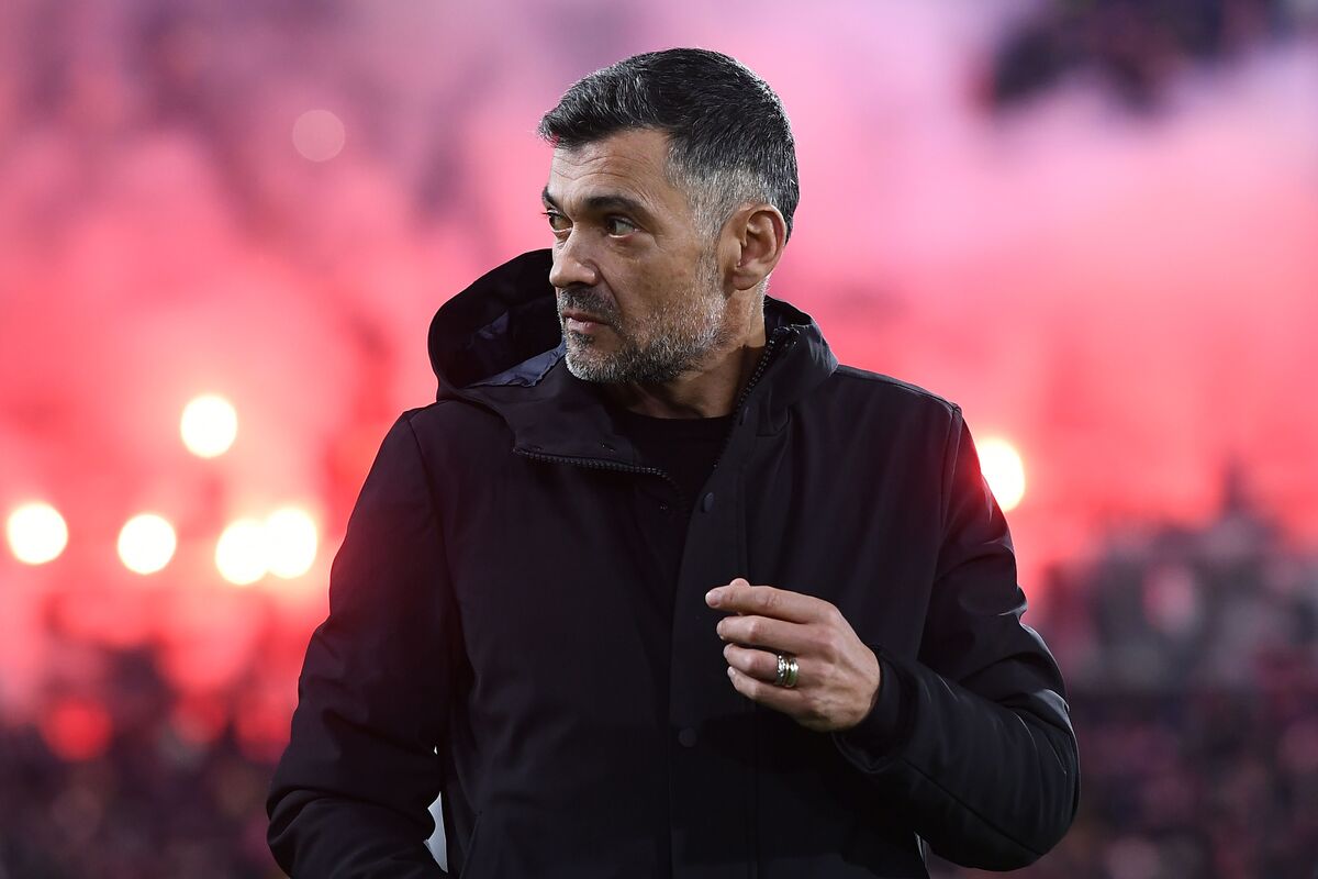 Five priorities for next Milan sporting director incl. Reijnders and Theo Hernandez 10 BOLOGNA, ITALY - FEBRUARY 27: Sergio Conceicao head coach of AC Milan during the Serie A match between Bologna and AC Milan at Stadio Renato Dall'Ara on February 27, 2025 in Bologna, Italy. (Photo by Alessandro Sabattini/Getty Images)