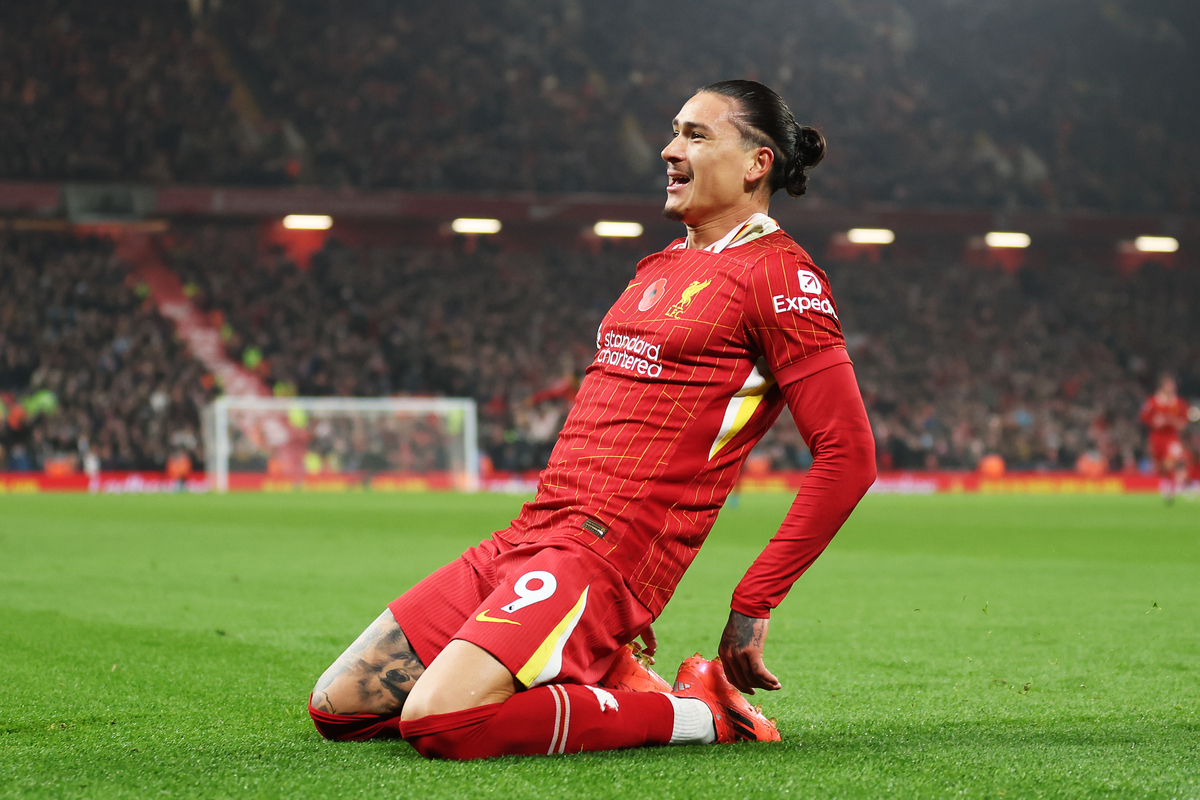 Napoli await Darwin Nunez’s decision as Liverpool striker weighs up offers 6 Darwin Nunez of Liverpool celebrates scoring his team's first goal during the Premier League match between Liverpool FC and Aston Villa FC at Anfield on November 09, 2024 in Liverpool, England. (Photo by Carl Recine/Getty Images)