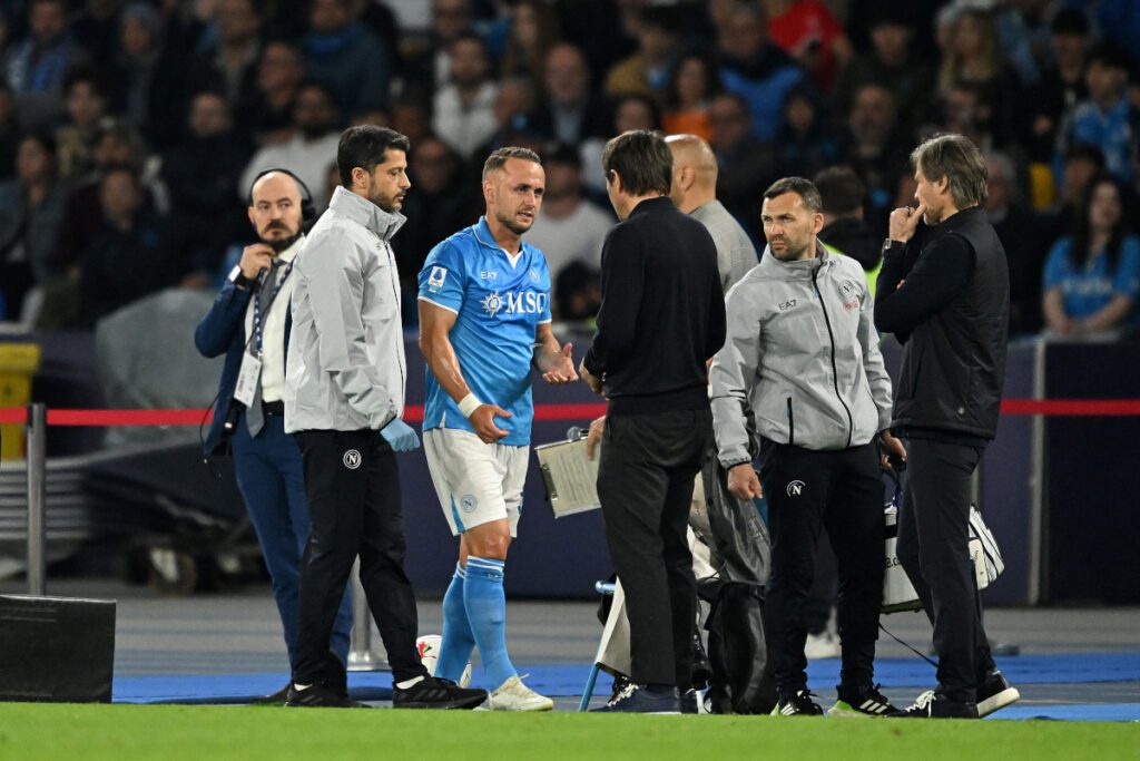 NAPLES, ITALY - MAY 11: Stanislav Lobotka of Napoli is injured during the Serie A match between Napoli and Genoa at Stadio Diego Armando Maradona on May 11, 2025 in Naples, Italy. (Photo by Francesco Pecoraro/Getty Images)