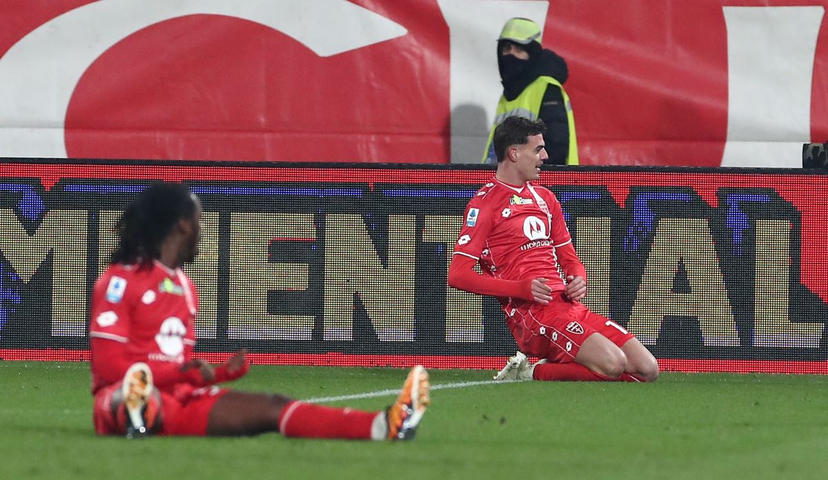 Official: Monza are the first Serie A side relegated in 2024-25 6 MONZA, ITALY - JANUARY 13: Daniel Maldini of AC Monza celebrates after scoring their team's second goal during the Serie A match between AC Monza and ACF Fiorentina at U-Power Stadium on January 13, 2025 in Monza, Italy. (Photo by Marco Luzzani/Getty Images)