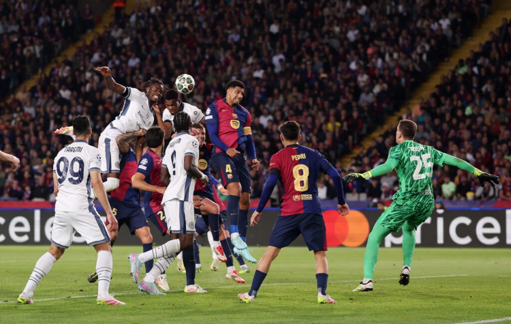 BARCELONA, SPAIN - APRIL 30: Denzel Dumfries of FC Internazionale scores his team's third goal during the UEFA Champions League 2024/25 Semi Final First Leg match between FC Barcelona and FC Internazionale Milano at Estadi Olimpic Lluis Companys on April 30, 2025 in Barcelona, Spain. (Photo by Carl Recine/Getty Images)