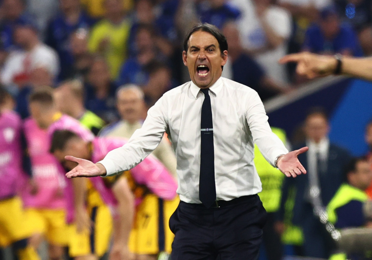 epa12148025 Inter head coach Simone Inzaghi yells and gestures during the UEFA Champions League final between Paris Saint-Germain and Internazionale Milano, in Munich, Germany, 31 May 2025. EPA-EFE/ANNA SZILAGYI