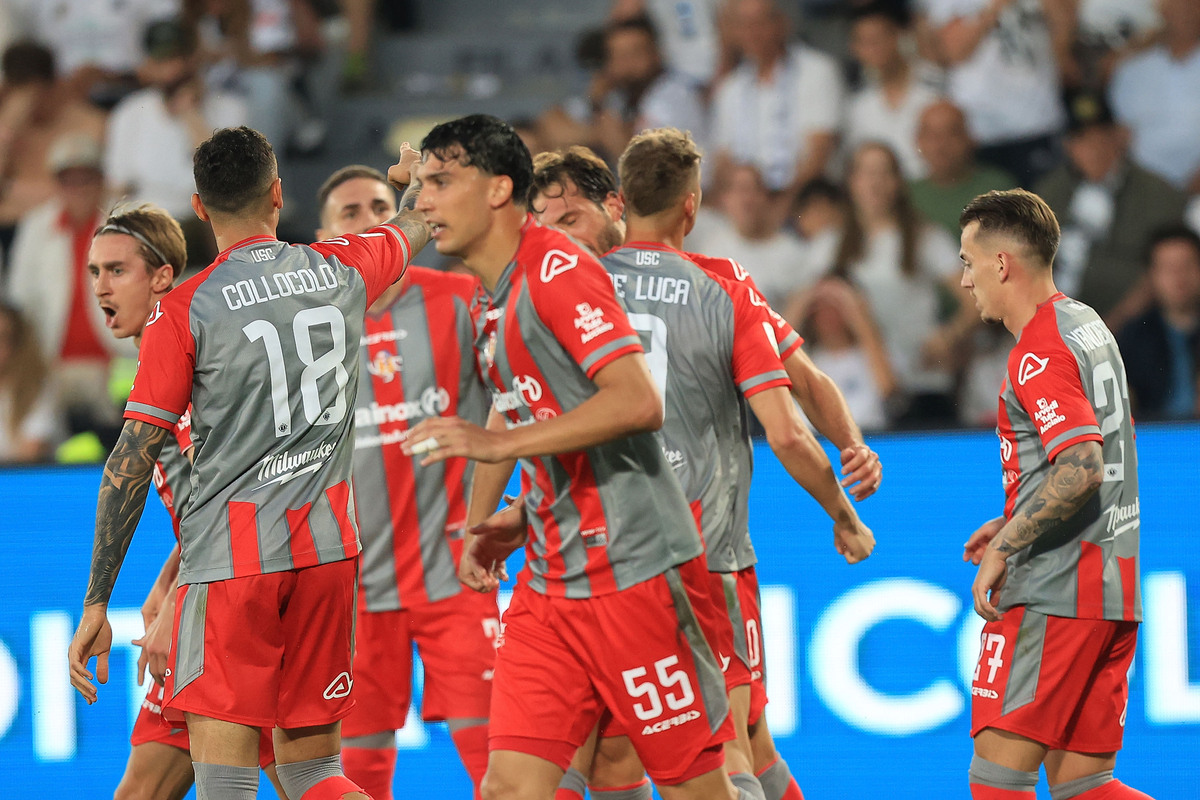 Official: 2025-26 Serie A line-up complete after Serie B play-off final 6 LA SPEZIA, ITALY - JUNE 1: Manuel De Luca of US Cremonese celebrates after scoring a goal during the Serie B match between Spezia Calcio and US Cremonese Serie B Play-off Final at Stadio Alberto Picco on June 1, 2025 in La Spezia, Italy. (Photo by Gabriele Maltinti/Getty Images)