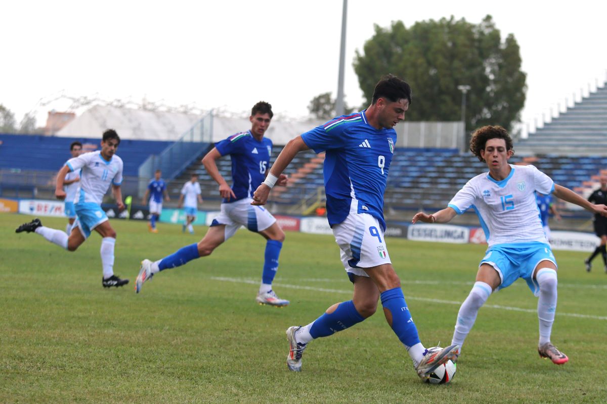 LATINA, ITALY - SEPTEMBER 05: Giuseppe Ambrosino of Italy U21 in action during 2025 Under 21 EURO Qualifying Group A match between Italy and San Marino at Stadio Domenico Francioni on September 05, 2024 in Latina, Italy. (Photo by Paolo Bruno/Getty Images)