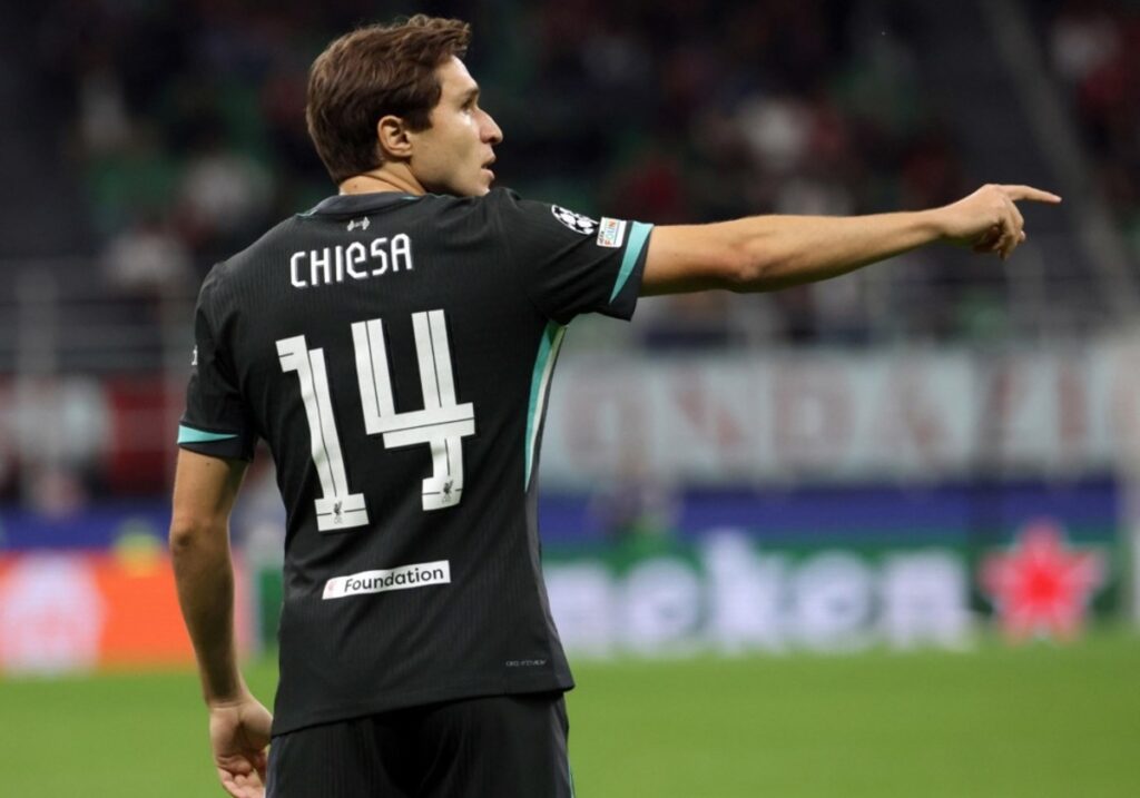 Clear Napoli and Milan transfer strategy as Chiesa waits for Liverpool exit