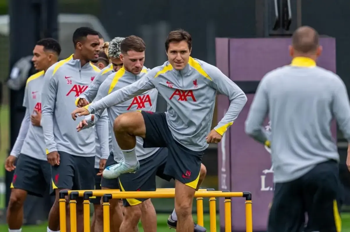 Chiesa: ‘Liverpool like another planet, Allegri wants Scudetto at Milan’ 10 Italy international Federico Chiesa in training with Liverpool ahead of Champions League League Phase game against Milan.