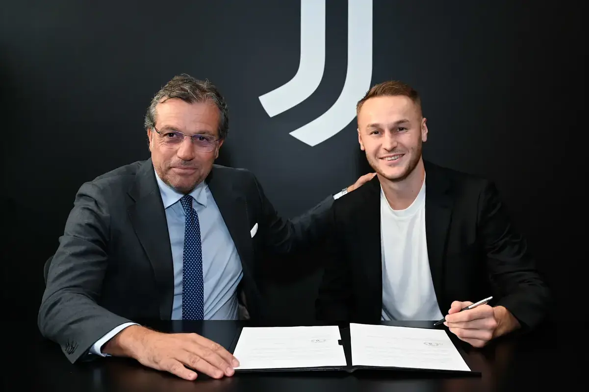 Juventus reach agreement to release sporting director Giuntoli 10 Teun Koopmeiners signs permanent contract with Juventus (from Atalanta)