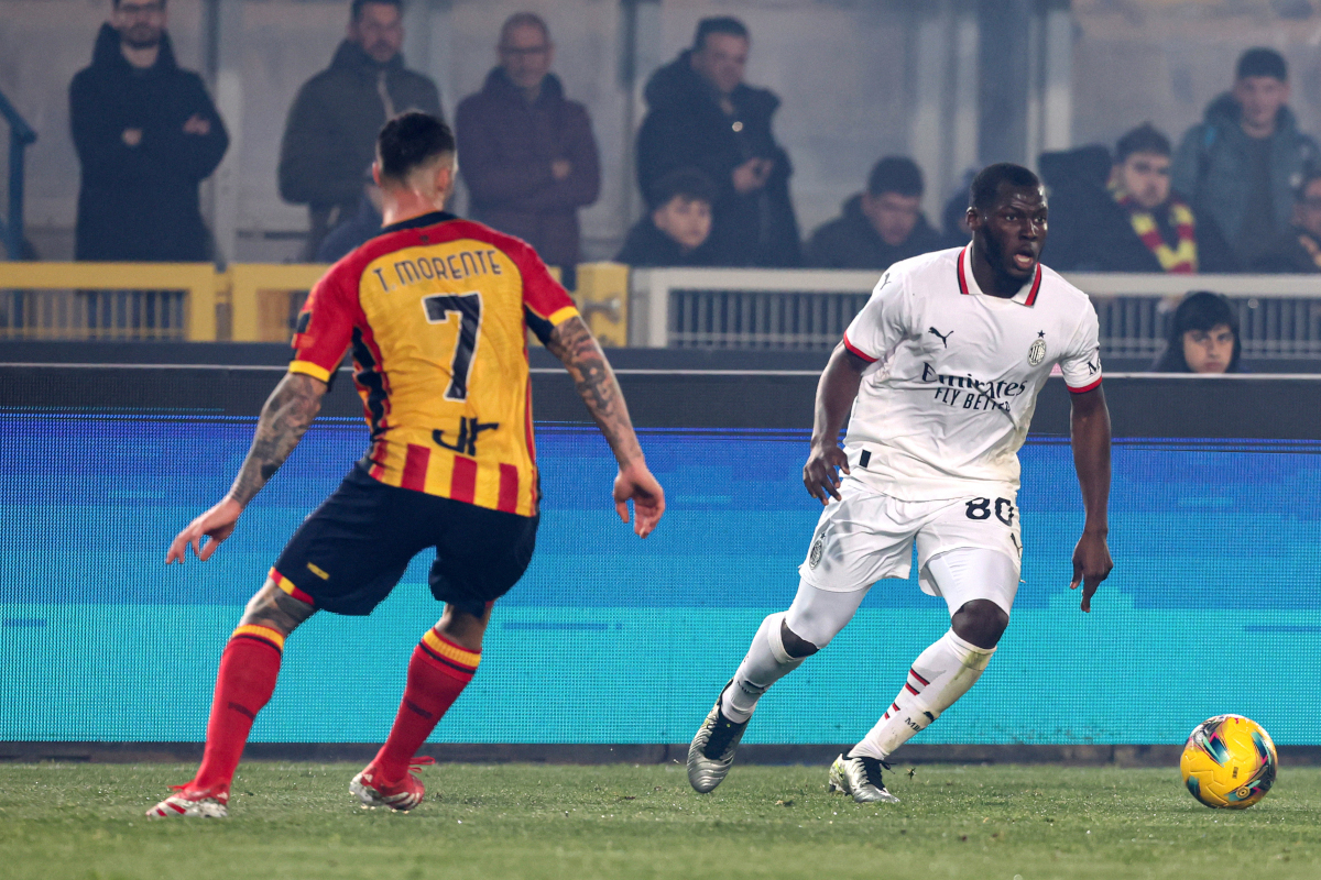 Milan prepared to sell three midfielders after Reijnders amid West Ham and Forest links 7 LECCE, ITALY - MARCH 08: Tete Morente of Lecce competes for the ball with Yunus Musah of Milan during the Serie A match between Lecce and AC Milan at Stadio Via del Mare on March 08, 2025 in Lecce, Italy. (Photo by Maurizio Lagana/Getty Images)
