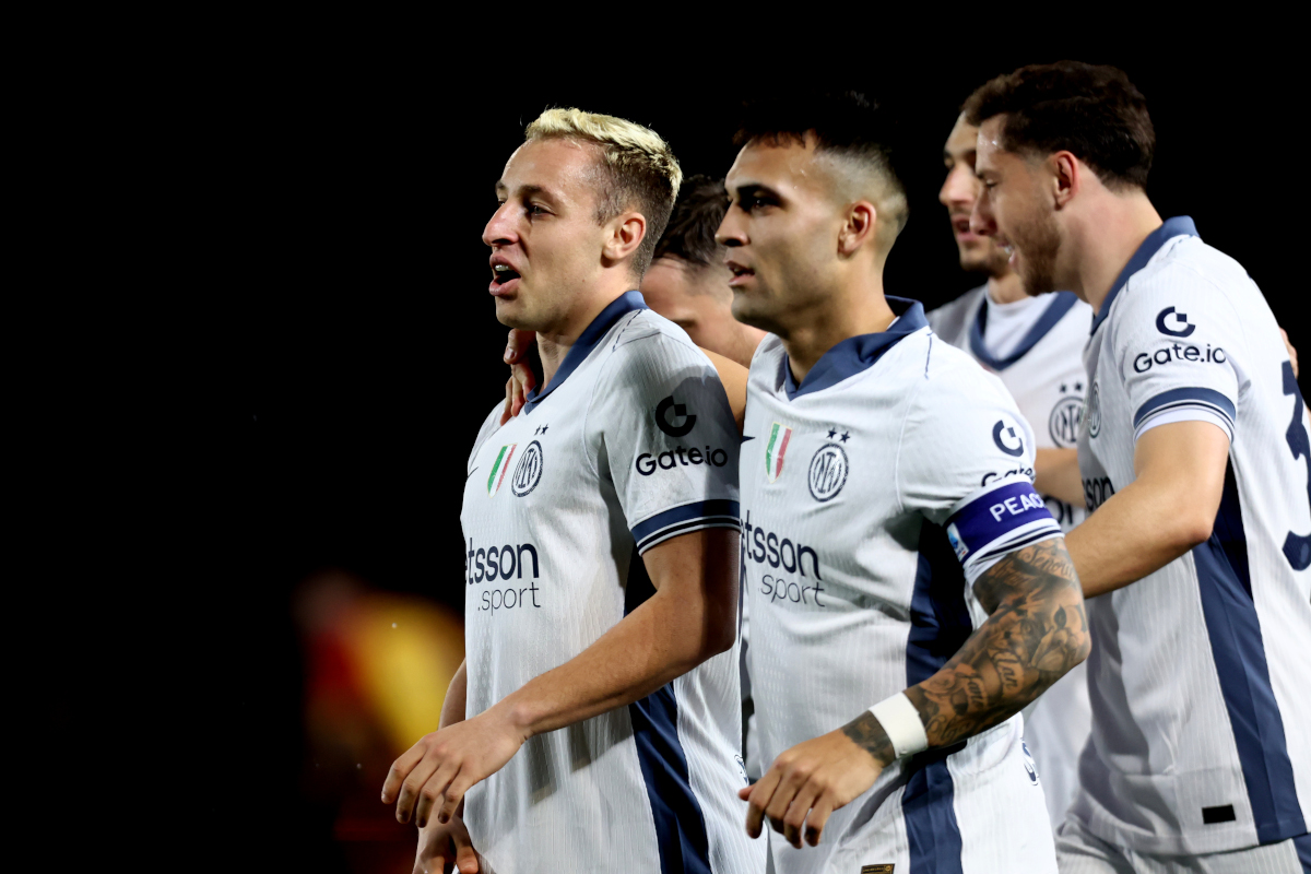 LECCE, ITALY - JANUARY 26: Davide Frattesi of Inter celebrates after scoring his team's opening goal during the Serie A match between Lecce and FC Internazionale at Stadio Via del Mare on January 26, 2025 in Lecce, Italy. (Photo by Maurizio Lagana/Getty Images)