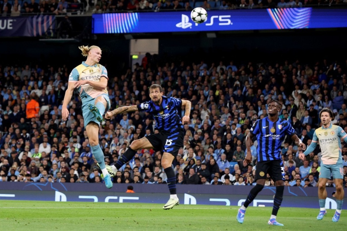 Sacchi on Acerbi’s wrong Italy decision and Baggio comparison 6 Erling Haaland (L) of Manchester City heads the ball during the UEFA Champions League match between Manchester City and Inter in Manchester, Britain, 18 September 2024. EPA-EFE/ADAM VAUGHAN