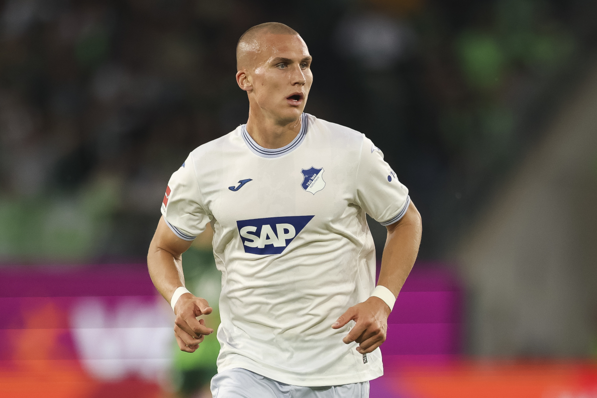Done Deal: Ostigard ready for Genoa return from Rennes 4 WOLFSBURG, GERMANY - MAY 09: Leo Ostigard of TSG Hoffenheim looks on during the Bundesliga match between VfL Wolfsburg and TSG 1899 Hoffenheim at Volkswagen Arena on May 09, 2025 in Wolfsburg, Germany. (Photo by Maja Hitij/Getty Images)