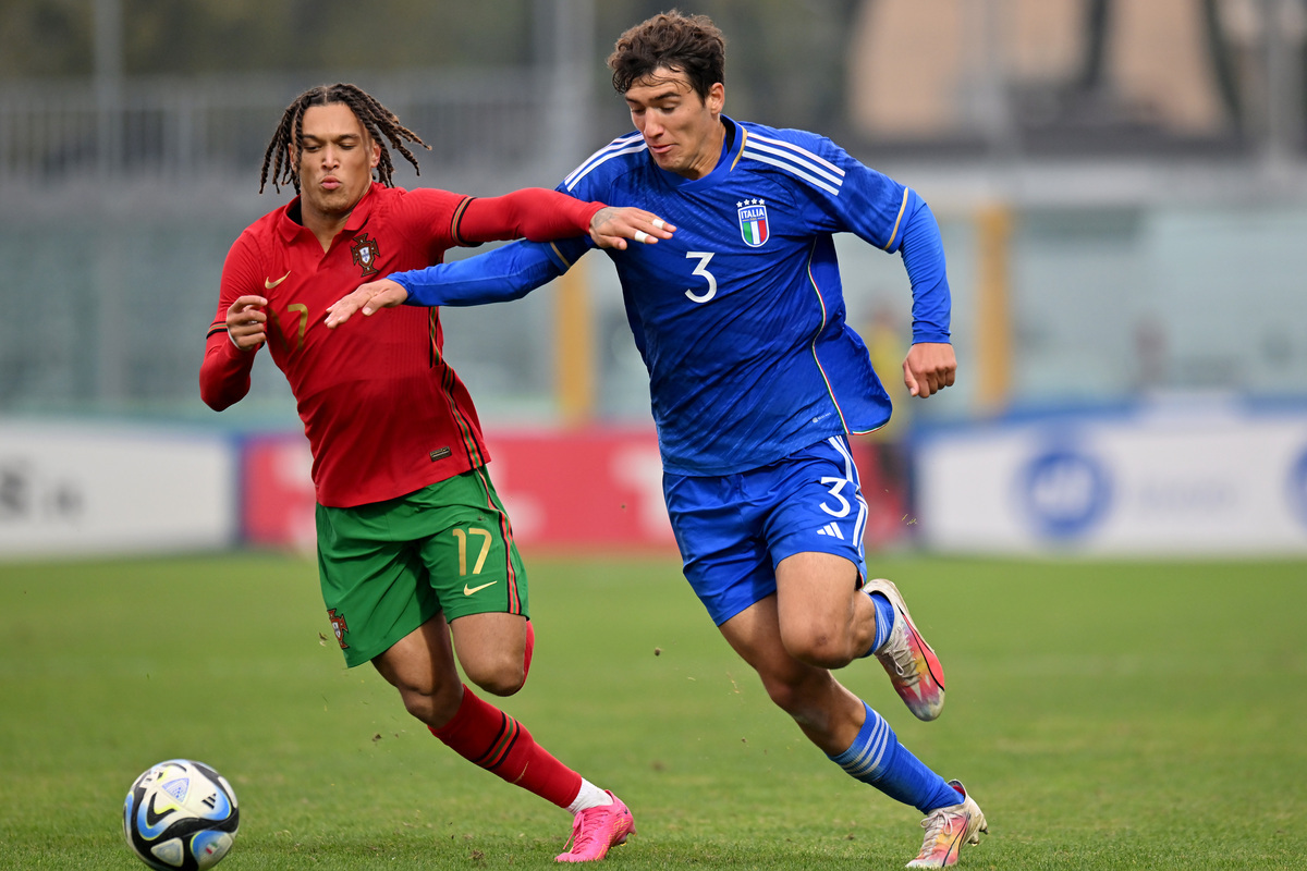 Atalanta must overcome Chelsea obstacle to land Strasbourg’s Diego Moreira 4 SASSUOLO, ITALY - NOVEMBER 21: Iacopo Regonesi battles for ball possession with Diego Moreira during the Elite League U20 match between Italy and Portugal on November 21, 2023 in Sassuolo, Italy. (Photo by Alessandro Sabattini/Getty Images)
