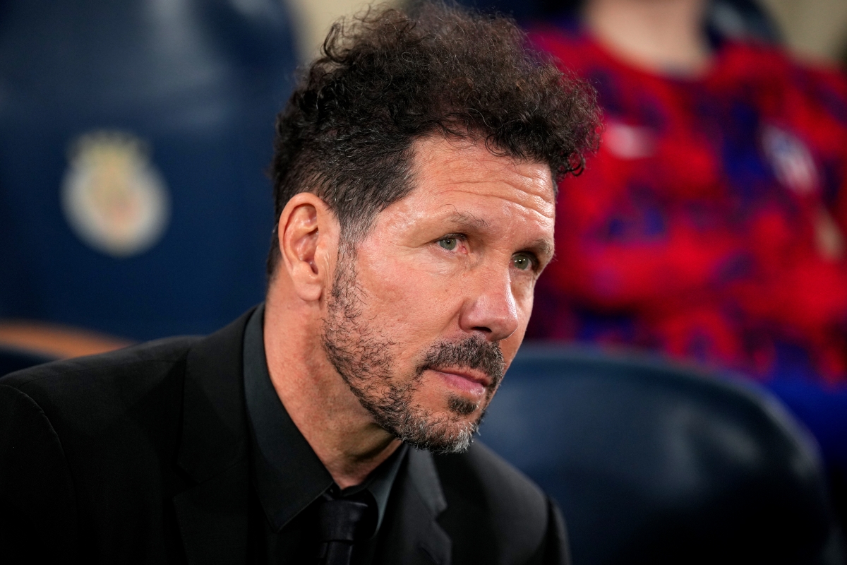 Atletico Madrid continue Lookman talks amid Inter links 9 VILLARREAL, SPAIN - APRIL 01: Diego Simeone, Head Coach of Atletico Madrid, looks on prior to the LaLiga EA Sports match between Villarreal CF and Atletico Madrid at Estadio de la Ceramica on April 01, 2024 in Villarreal, Spain. (Photo by Aitor Alcalde/Getty Images) (Photo by Aitor Alcalde/Getty Images)