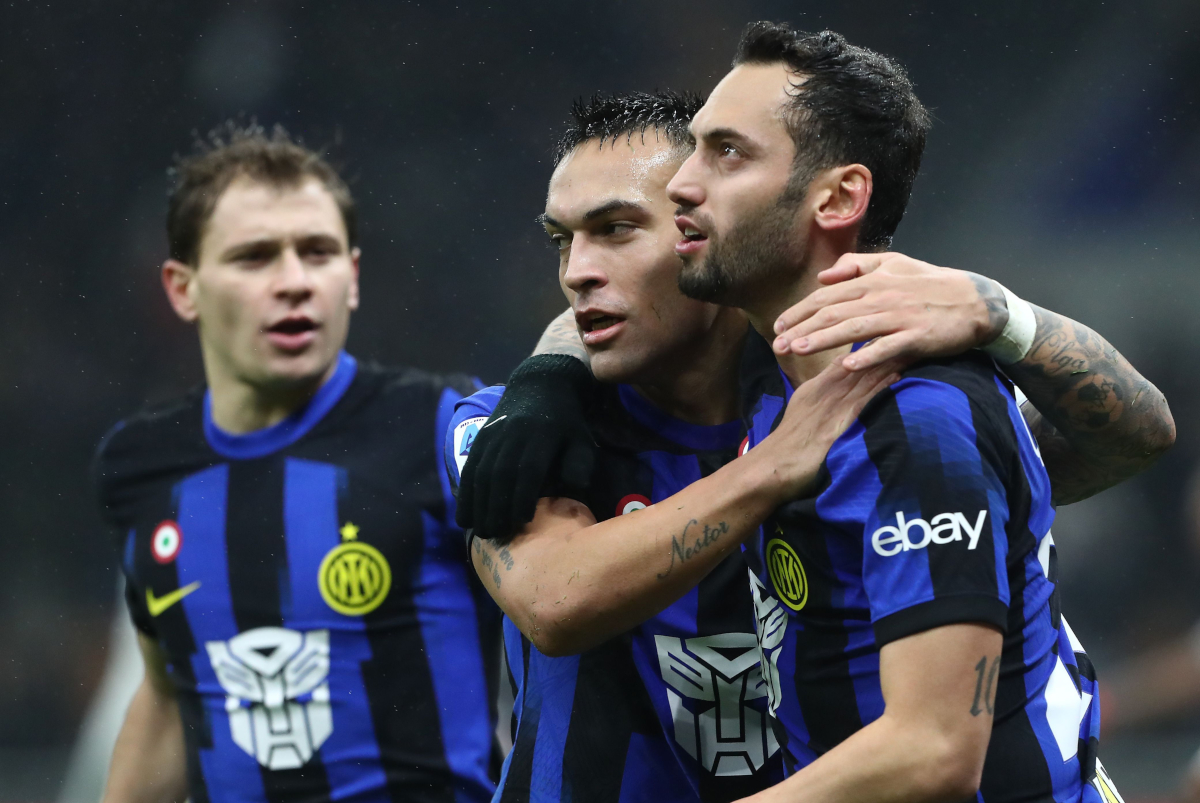 Calhanoglu agent: ‘Staying at Inter, no Fenerbahce or Galatasaray offers’ 6 MILAN, ITALY - DECEMBER 09: Hakan Calhanoglu of FC Internazionale celebrates with teammate Lautaro Martinez after scoring their team's first goal during the Serie A TIM match between FC Internazionale and Udinese Calcio at Stadio Giuseppe Meazza on December 09, 2023 in Milan, Italy. (Photo by Marco Luzzani/Getty Images)