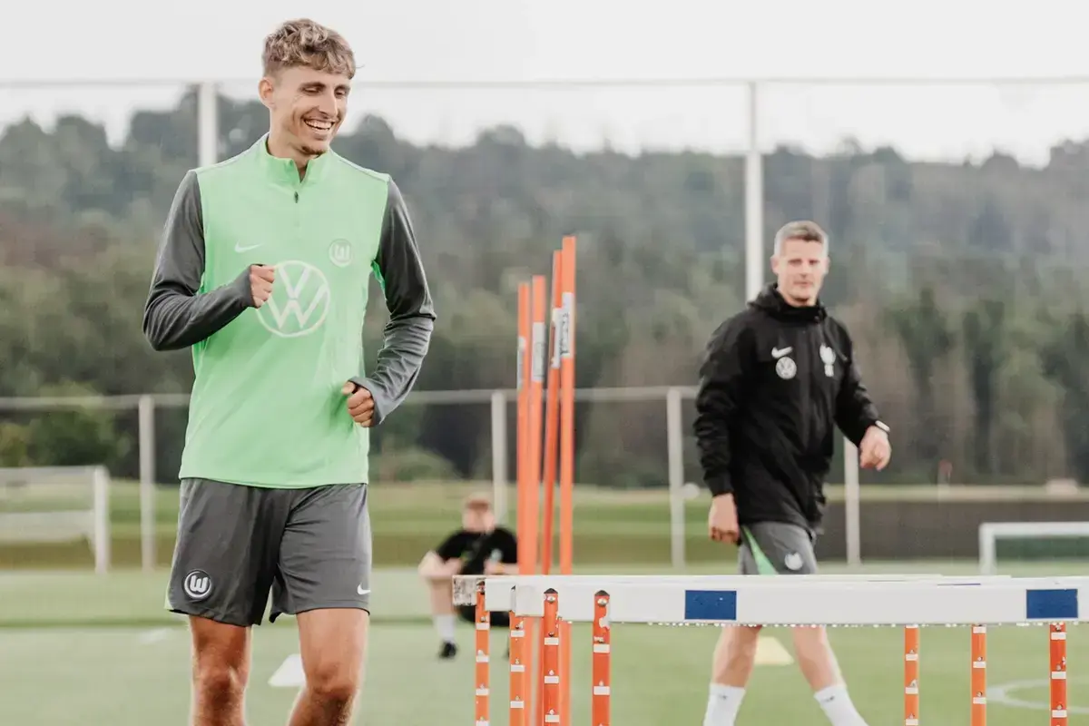 Done deals: Every official transfer in Serie A on July 23 10 Official: Jesper Lindstrom joins VfL Wolfsburg on loan with an option to buy from Napoli.