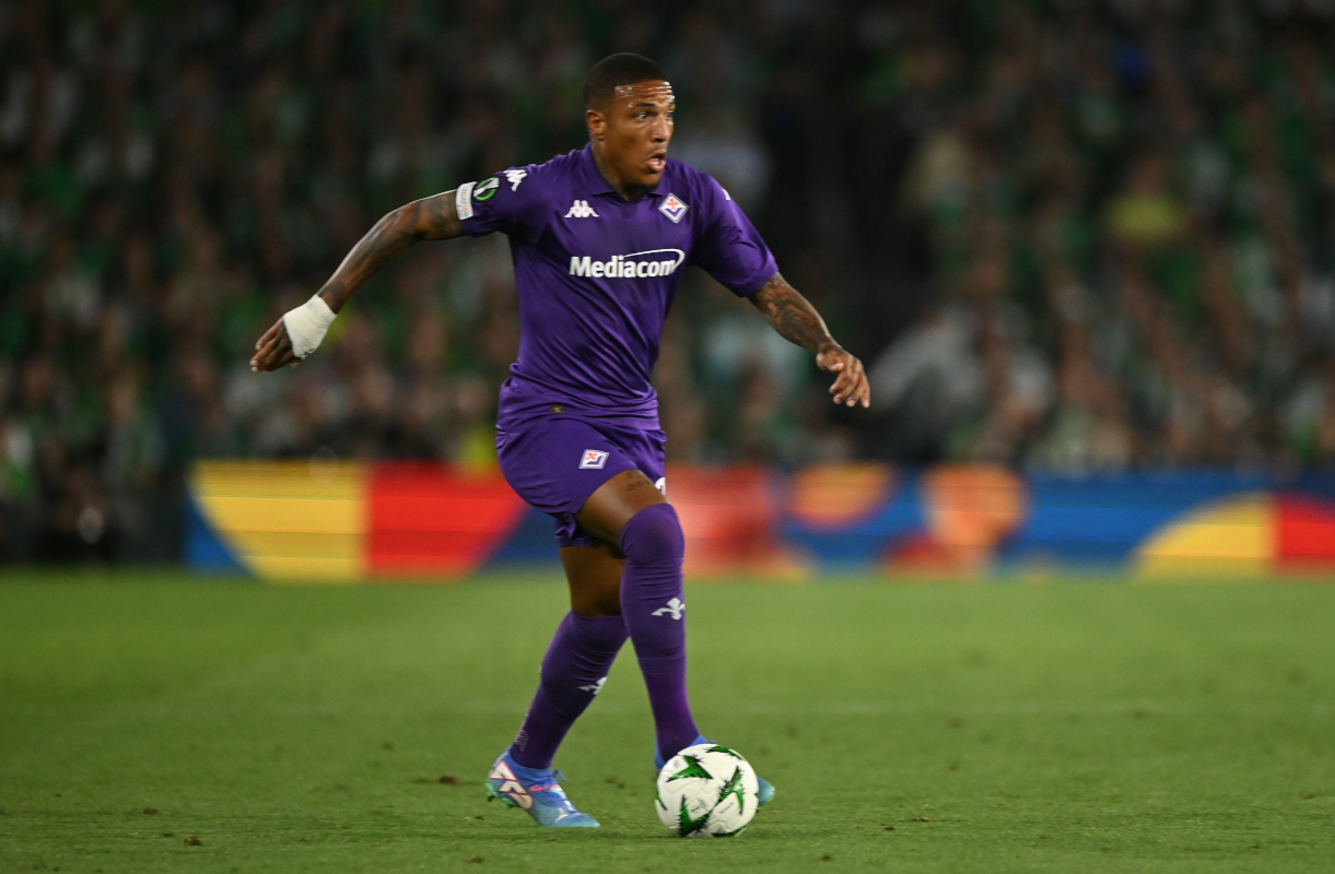 Folorunsho: Italy midfielder set to join Cagliari from Napoli 7 SEVILLE, SPAIN - MAY 01: Michael Folorunsho of ACF Fiorentina controls the ball during the UEFA Conference League 2024/25 Semi Final First Leg match between Real Betis Balompie and ACF Fiorentina at Estadio Benito Villamarin on May 01, 2025 in Seville, Spain. (Photo by Denis Doyle/Getty Images)