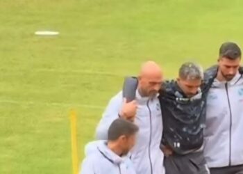 Napoli, infortunio in allenamento per Simeone: il Cholito lascia il campo a braccia