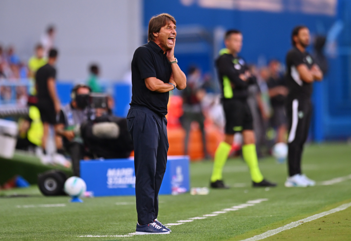 SASSUOLO, ITALY - AUGUST 23: Antonio Conte, Head Coach of Napoli, shouts instructions during the Serie A match between US Sassuolo Calcio and SSC Napoli at Mapei Stadium Citta del Tricolore on August 23, 2025 in Sassuolo, Italy. (Photo by Alessandro Sabattini/Getty Images)