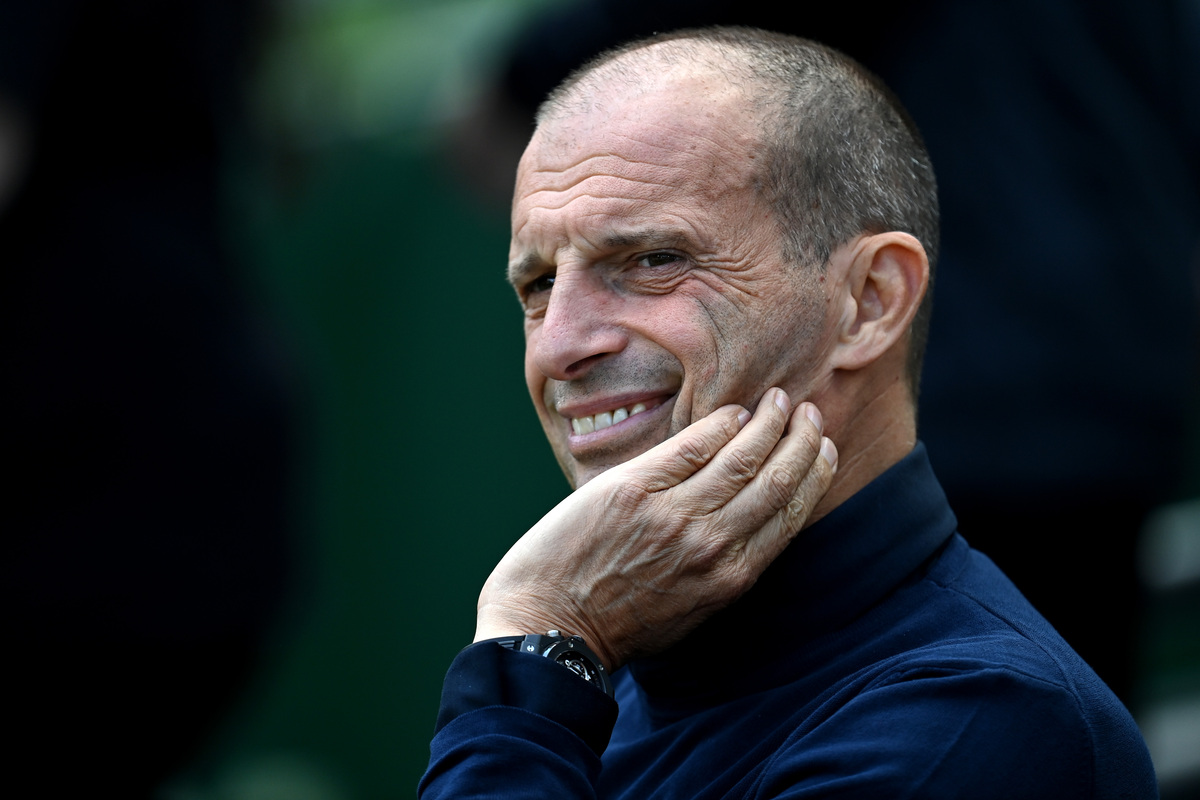 DUBLIN, IRELAND - AUGUST 09: Massimiliano Allegri, Head Coach of AC Milan, reacts during the pre-season friendly match between Leeds United and AC Milan at Aviva Stadium on August 09, 2025 in Dublin, Ireland. (Photo by Charles McQuillan/Getty Images)