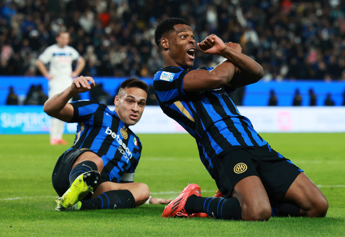 McTominay and Lautaro nominated for 2025 Ballon d’Or 9 RIYADH, SAUDI ARABIA - JANUARY 02: Denzel Dumfries of FC Internazionale celebrates scoring his team's second goal during the Italian Super Cup Semi-Final match between FC Internazionale and Atalanta at Al Awwal Park on January 02, 2025 in Riyadh, Saudi Arabia. (Photo by Abdullah Ahmed/Getty Images)