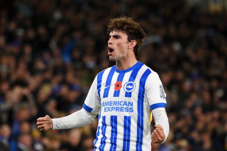 BRIGHTON, ENGLAND - NOVEMBER 09: Matt O'Riley of Brighton & Hove Albion celebrates scoring his team's second goal during the Premier League match between Brighton & Hove Albion FC and Manchester City FC at Amex Stadium on November 09, 2024 in Brighton, England. (Photo by Mike Hewitt/Getty Images)