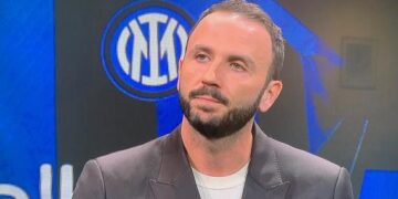 Pazzini: "Napoli tuttavia favorito. La sorpresa? Direi Como, ma non lo รจ piรน" 3 Pazzini: "Napoli ancora favorito. La sorpresa? Direi Como, ma non lo รจ piรน"