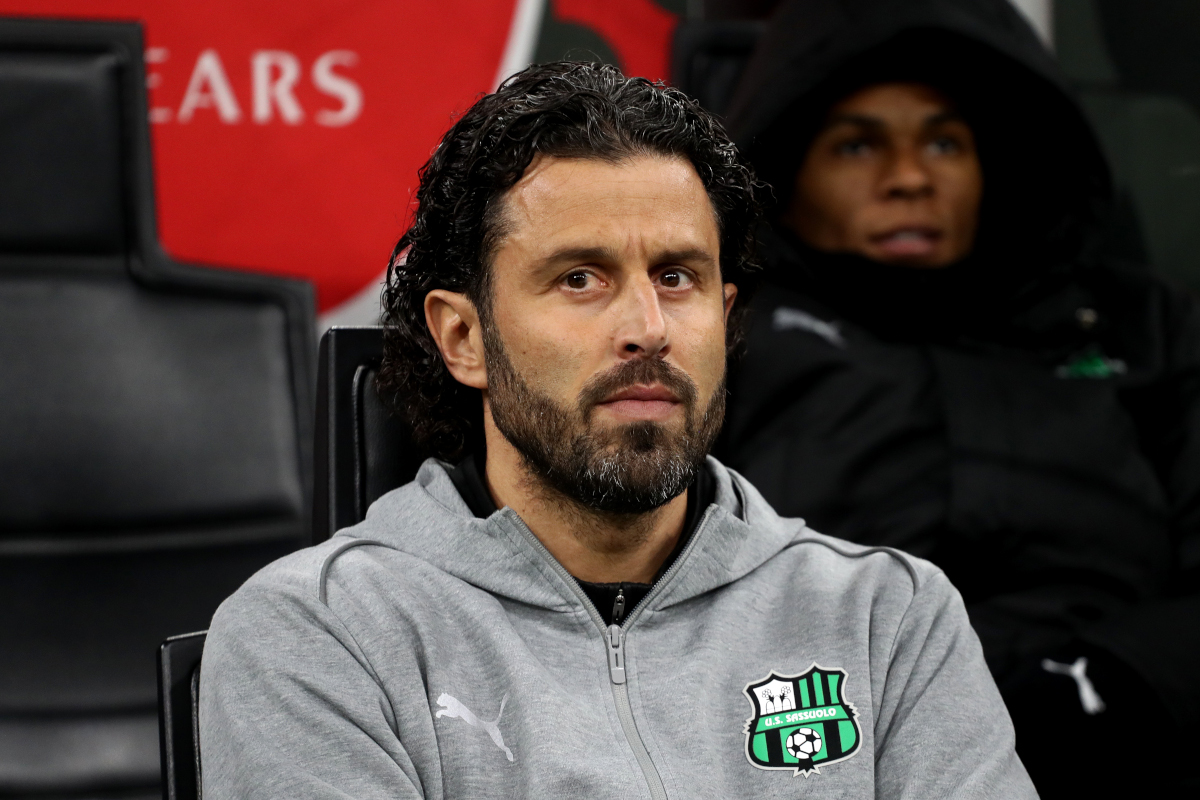 Serie A Week 1: Sassuolo vs. Napoli official line-ups 7 MILAN, ITALY - DECEMBER 03: Fabio Grosso Head Coach of Sassuolo looks on prior to the Coppa Italia match between AC Milan and Sassuolo at Stadio Giuseppe Meazza on December 03, 2024 in Milan, Italy. (Photo by Marco Luzzani/Getty Images)