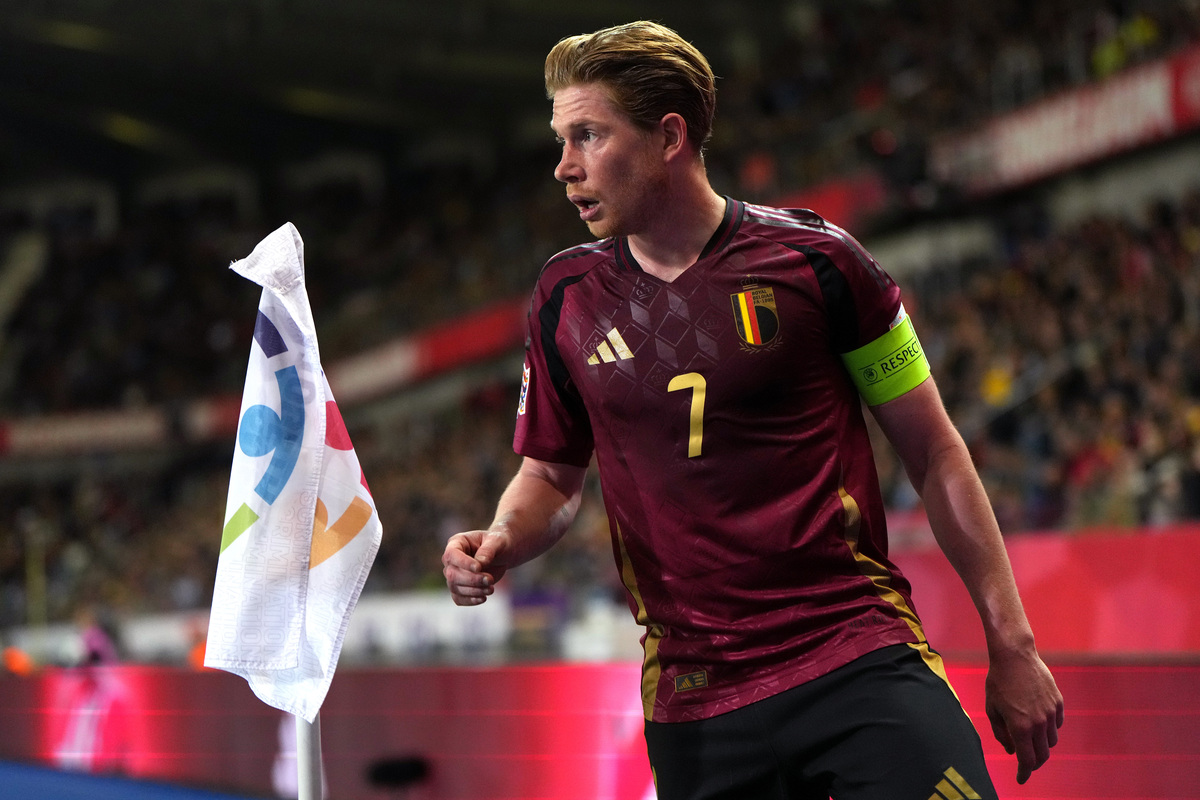 GENK, BELGIUM - MARCH 23: Kevin De Bruyne #7 of Belgium looks on in the first half of the UEFA Nations League 2024/25 League A/B Play-offs second leg match between Belgium and Ukraine on March 23, 2025 in Genk, Belgium. (Photo by Alex Bierens de Haan/Getty Images)
