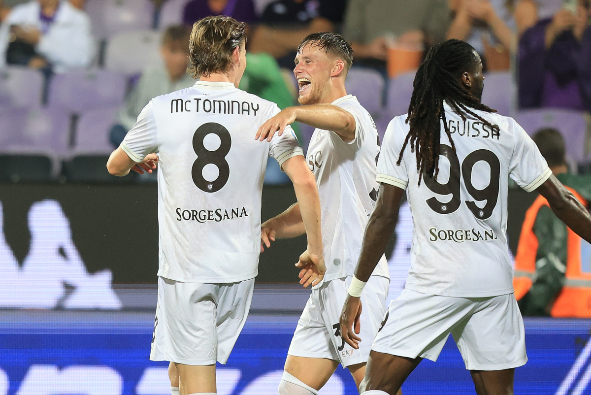 Serie A | Fiorentina 1-3 Napoli: Hojlund scores on perfect debut 148 FLORENCE, ITALY - SEPTEMBER 13: Sam Beukema of SSC Napoli celebrates after scoring a goal with Scott McTominay of SSC Napoli during the Serie A match between ACF Fiorentina and SSC Napoli at Artemio Franchi on September 13, 2025 in Florence, Italy. (Photo by Gabriele Maltinti/Getty Images)