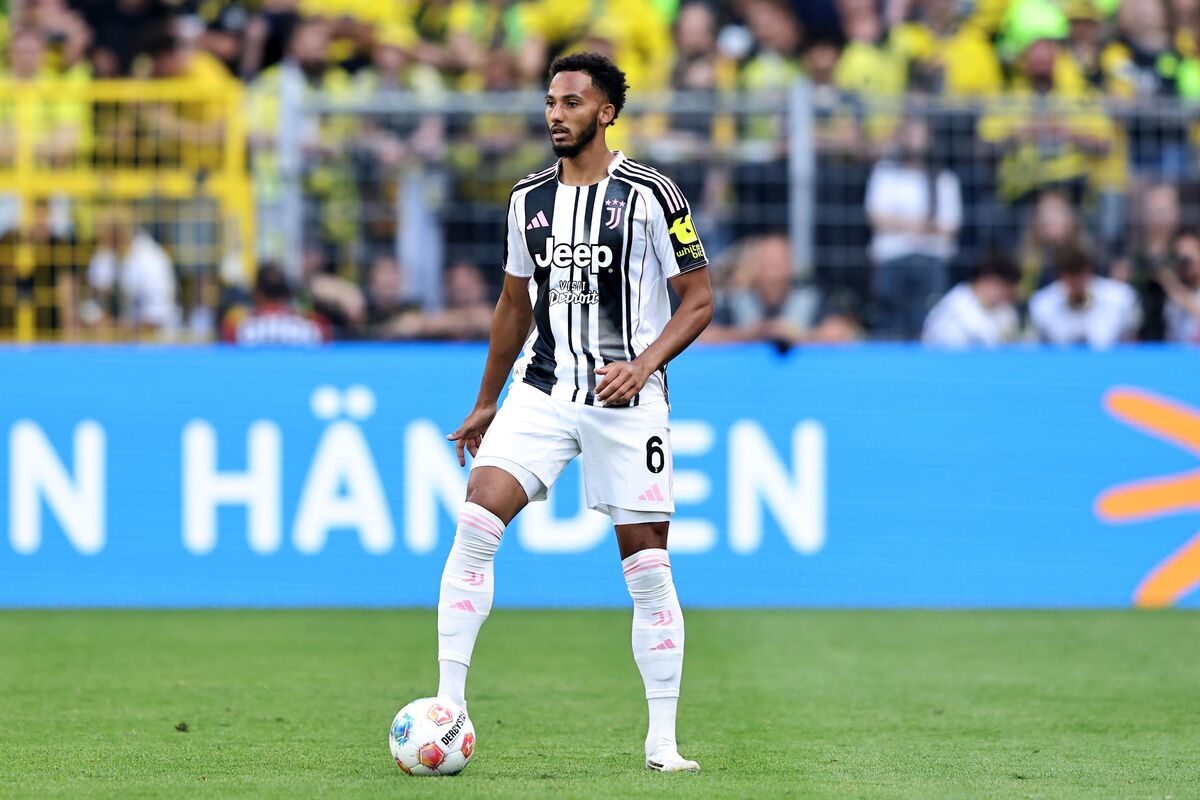 Video: Kelly scores first Juventus goal in Serie A showdown vs. Inter 7 DORTMUND, GERMANY - AUGUST 10: Lloyd Kelly of Juventus Turin runs with the ball during the pre-season friendly match between Borussia Dortmund and Juventus FC at Signal Iduna Park on August 10, 2025 in Dortmund, Germany. (Photo by Christof Koepsel/Getty Images)