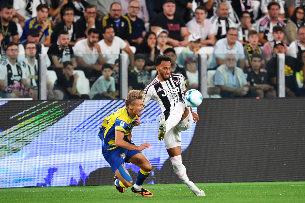 Video: Kelly scores first Juventus goal in Serie A showdown vs. Inter 6 TURIN, ITALY - AUGUST 24: Lloyd Kelly of Juventus battles for possession with Pontus Almqvist of Parma during the Serie A match between Juventus FC and Parma Calcio 1913 at on August 24, 2025 in Turin, Italy. (Photo by Valerio Pennicino/Getty Images)
