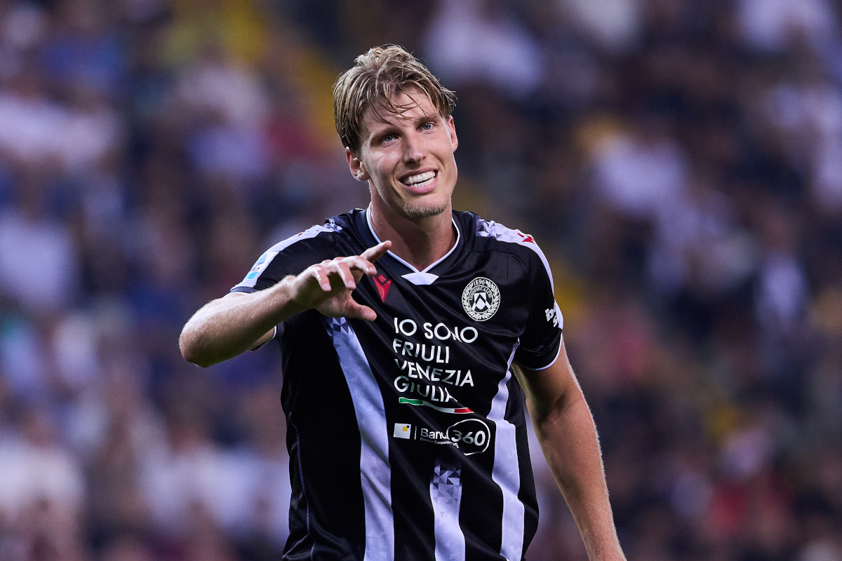 UDINE, ITALIA - 20 SETTEMBRE: Thomas Kristensen dell'Udinese gesticula durante la partita di Serie A tra Udinese e Milan allo Stadio Friuli il 20 settembre 2025 a Udine, Italia. (Foto di Emmanuele Ciancaglini/Getty Images)