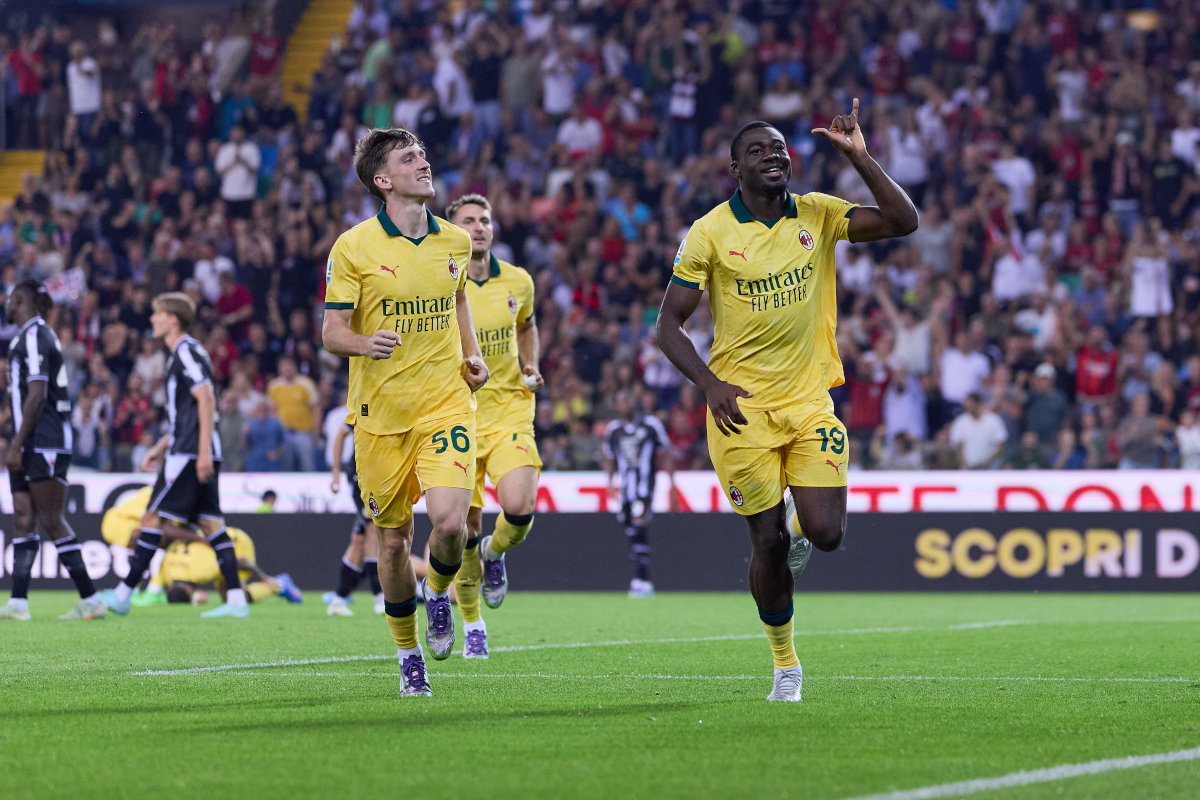 UDINE, ITALIA - 20 SET: Youssouf Fofana del AC Milan celebra dopo aver segnato il secondo gol della squadra durante la partita di Serie A tra Udinese Calcio e AC Milan allo Stadio Friuli il 20 settembre 2025 a Udine, Italia. (Foto di Emmanuele Ciancaglini/Getty Images)