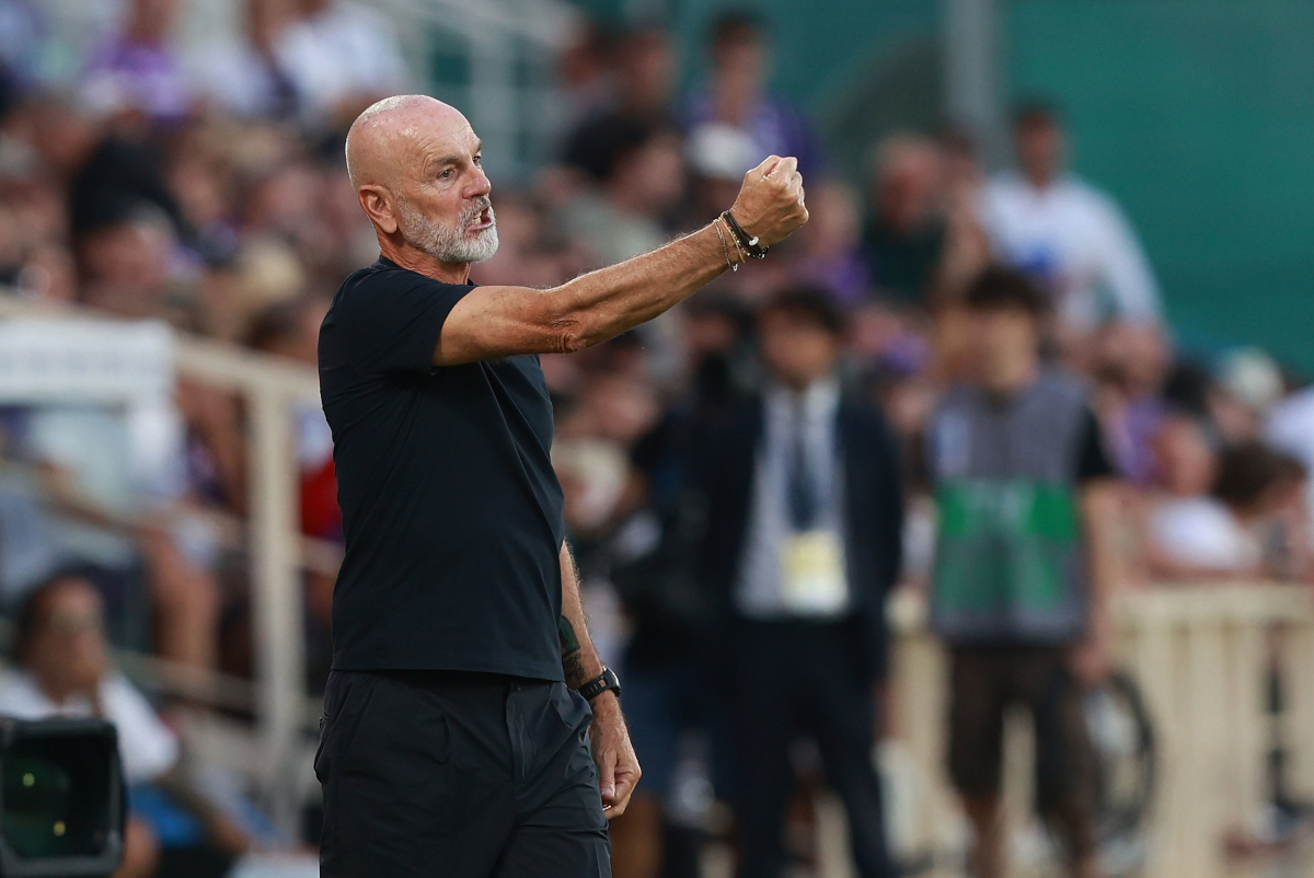 Firenze, Italia - 21 settembre: il capo allenatore Stefano Pioli Manager di ACF Fiorentina reagisce durante la partita di Serie A tra ACF Fiorentina e Como 1907 ad Artemio Franchi il 21 settembre 2025 a Firenze, Italia. (Foto di Gabriele Maltinti/Getty Images)
