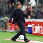 MILANO, Italia - 28 settembre: Antonio Conte, capo allenatore di Napoli durante la partita di Serie A tra AC Milan e SSC Napoli allo stadio Giuseppe Meazza il 28 settembre 2025 a Milano, in Italia. (Foto di Marco Luzzani/Getty Images)