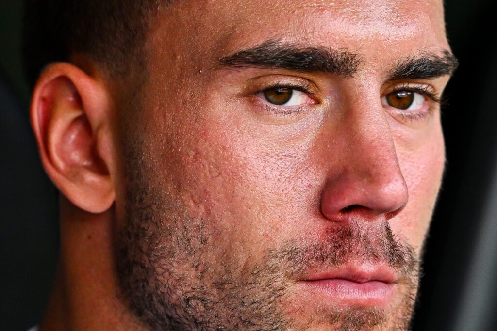 Former Milan defender ‘not a fan’ of Juventus forward Vlahovic, ‘cannot be a key player’