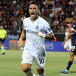 CAGLIARI, Italia - 27 settembre: Lautaro Martinez dell'Inter celebra il segnamento dell'obiettivo di apertura durante la partita di Serie A tra Cagliari Caldio e FC Internazionale allo stadio Sant'elia il 27 settembre 2025 a Cagliari, in Italia. (Foto di Enrico Locci/Getty Images)