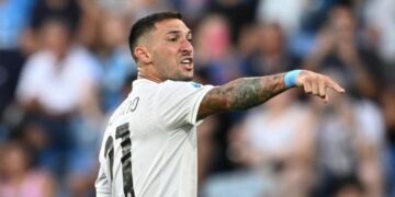 Napoli, Politano: "Quest'anno calcio oltre perché senza l'altro esterno chiudiamo sulla fascia destra" 3 Napoli, Politano: "Quest'anno calcio di più perché senza l'altro esterno chiudiamo a destra"