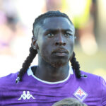 Firenze, Italia - 21 settembre: Moise Kean dell'ACF Fiorentina guarda durante la partita di Serie A tra ACF Fiorentina e Como 1907 ad Artemio Franchi il 21 settembre 2025 a Firenze, in Italia. (Foto di Gabriele Maltinti/Getty Images)