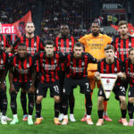 MILANO, ITALIA - 28 settembre: AC Milan si allinea durante la partita di Serie A tra AC Milan e SSC Napoli allo stadio di Giuseppe Meazza tra cui Adrien Rabiot e Luka Modric il 28 settembre 2025 a Milano, in Italia. (Foto di Marco Luzzani/Getty Images)