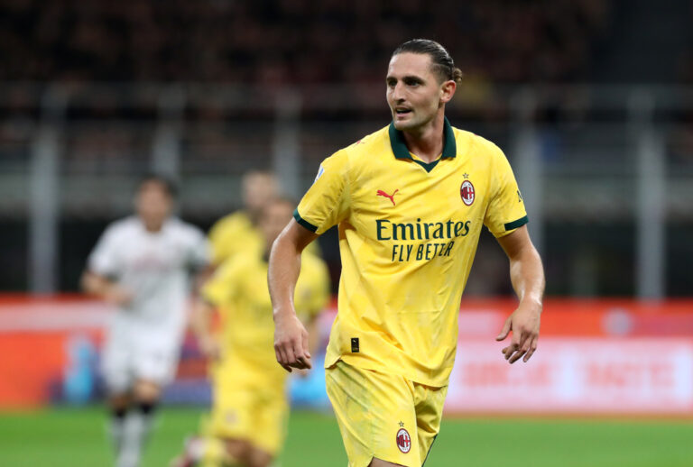 Milano, Italia - 14 settembre: Adrien Rabiot dell'AC Milan reagisce durante la partita di Serie A tra AC Milan e Bologna FC 1909 allo stadio Giuseppe Meazza il 14 settembre 2025 a Milano, in Italia. (Foto di Marco Luzzani/Getty Images)