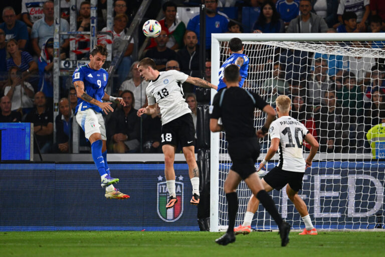 BERGAMO, ITALY - SEPTEMBER 05: Mateo Retegui of Italy in action during the FIFA World Cup 2026 qualifier match between Italy and Estonia at Stadio di Bergamo on September 05, 2025 in Bergamo, Italy. (Photo by Mattia Ozbot/Getty Images)