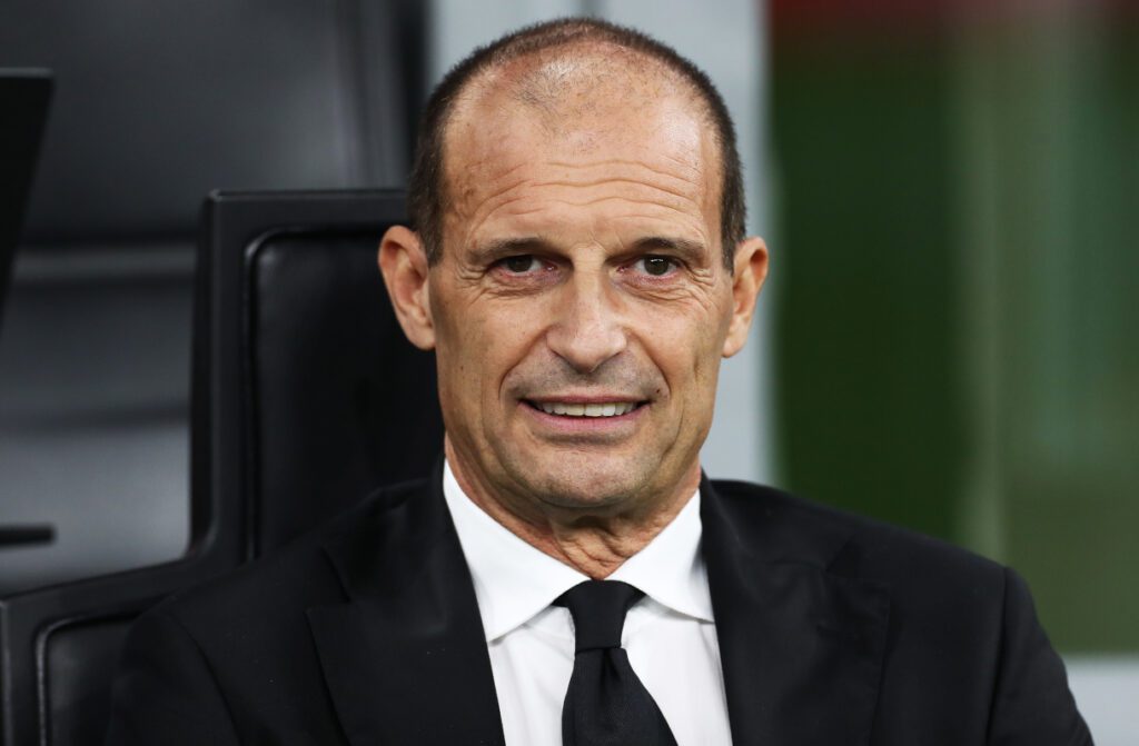 Milano, Italia - 28 settembre: Massimiliano Allegri, capo allenatore di AC Milan durante la partita di Serie A tra AC Milan e SSC Napoli al Giuseppe Meazza Stadium il 28 settembre 2025 a Milano, in Italia. (Foto di Marco Luzzani/Getty Images)