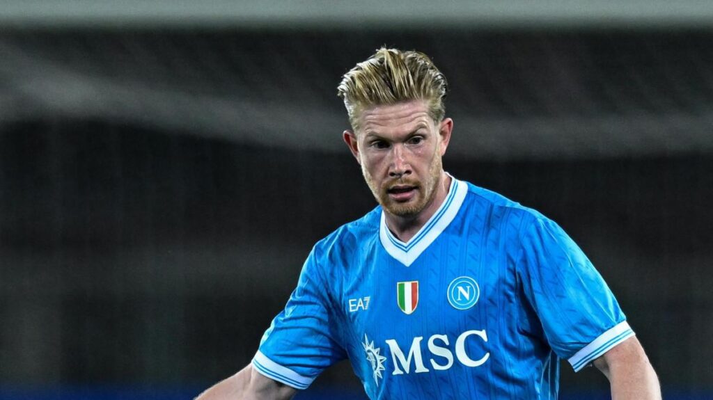 Napoli, l'infortunio di De Bruyne preoccupa: problema al flessore, necessarie le stampelle