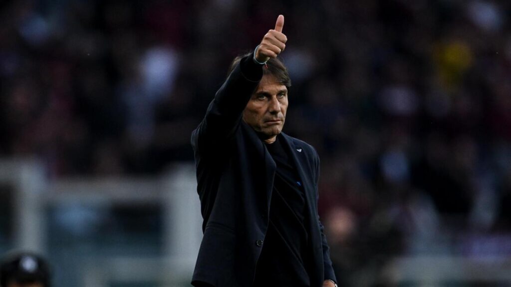 Napoli, Conte: "Beukema ha molto margine per migliorare. È facilitato rispetto a Lang"