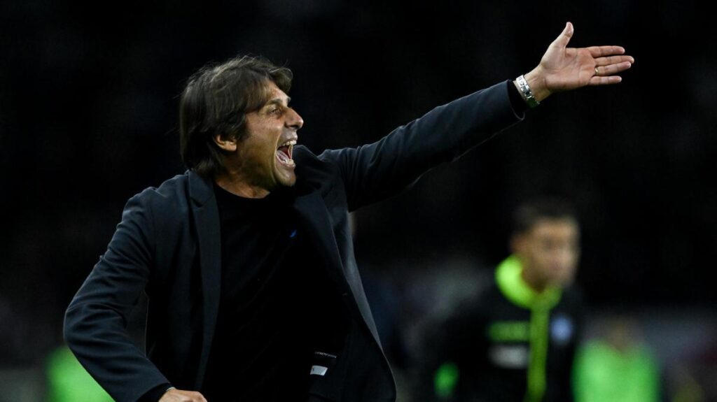 Napoli, Conte: “McTominay? Dipende da lui. Stiamo ritagliando un nuovo ruolo a De Bruyne”